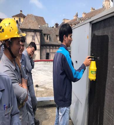 Cáu cặn, bụi bẩn ở tháp giải nhiệt